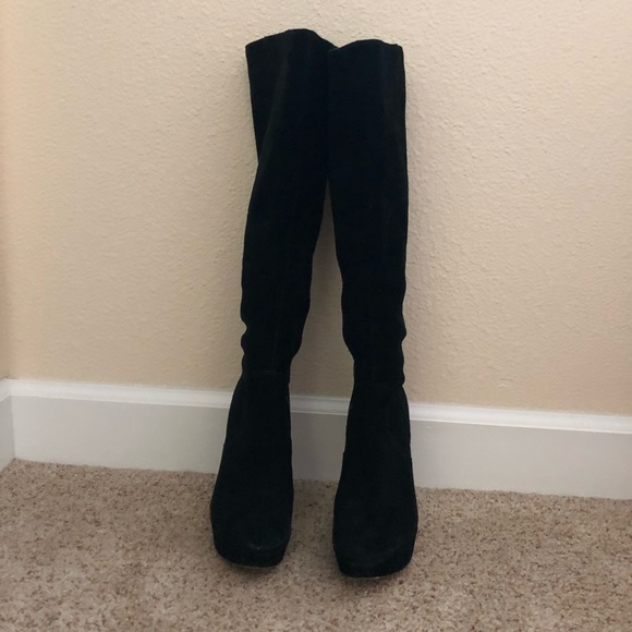 Michael Kors ‘Lesley’ Boots - Picture 2 of 5